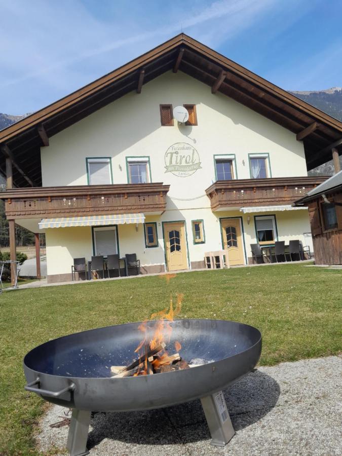 Landhaus Tirol Hotel Presseggersee Eksteriør billede